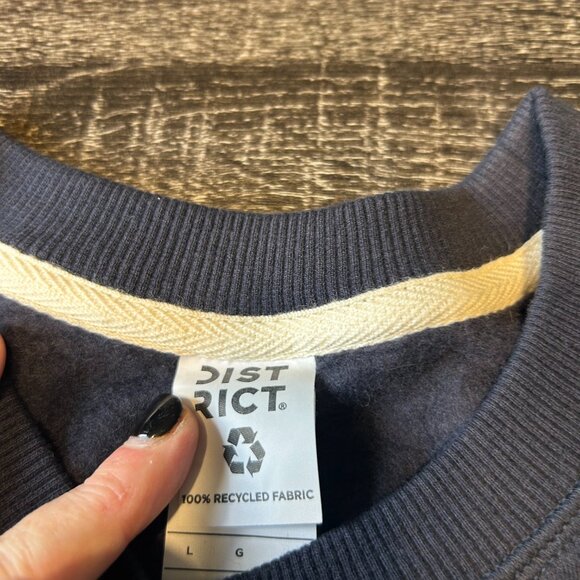 District Georges Local Sweatshirt Men’s Size Large – BluePullover Crewneck - Picture 3 of 4